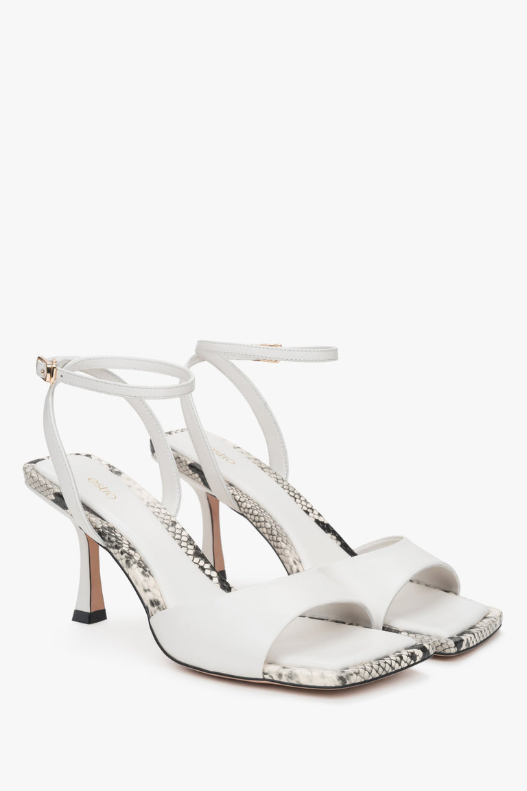 Elegant light beige women's sandals by Estro, made of natural leather.