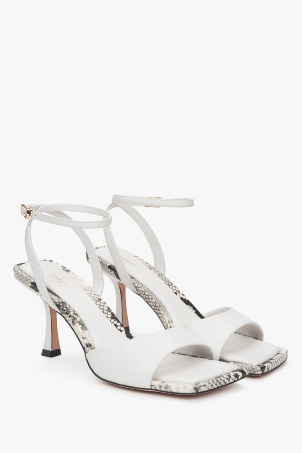 Elegant light beige women's sandals by Estro, made of natural leather.