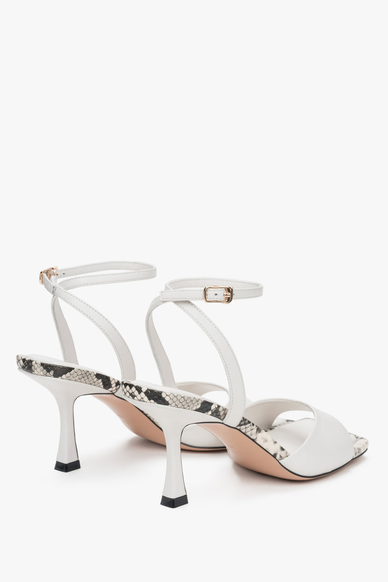 Delicate light beige women's sandals by Estro with an animal pattern, made of natural leather.