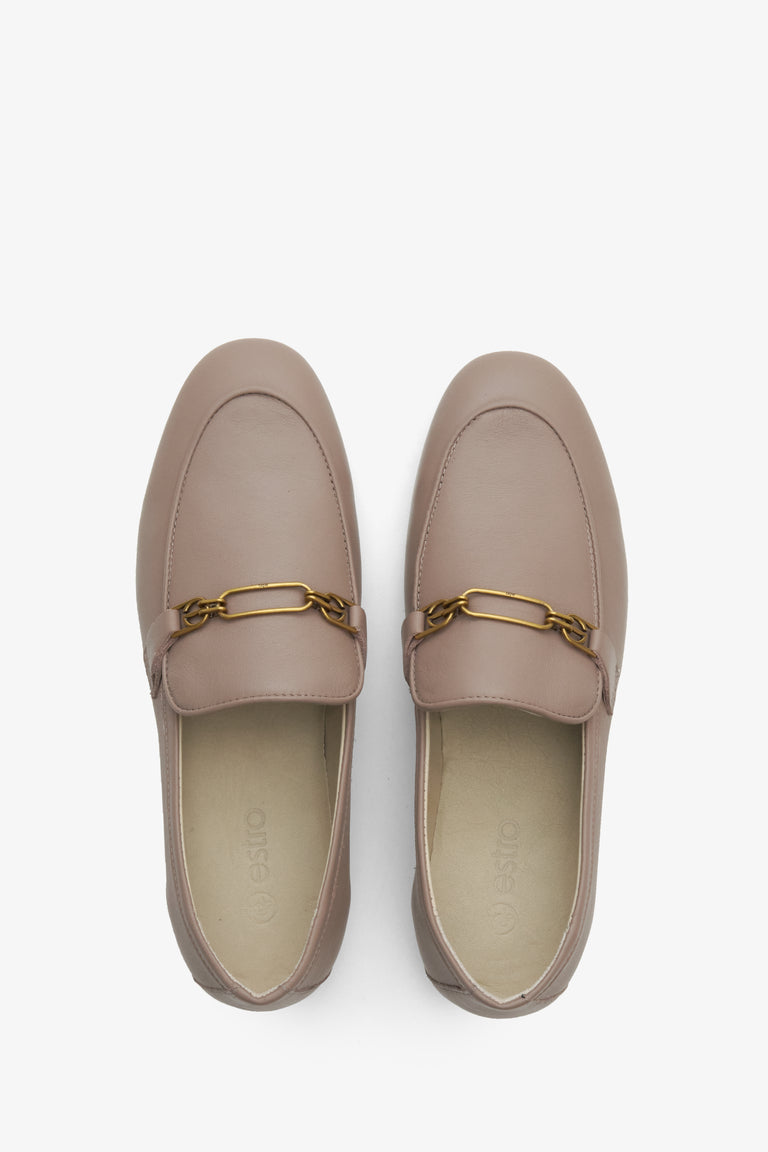 Nude beige slip-on loafers made of genuine leather Estro - presentation form above.