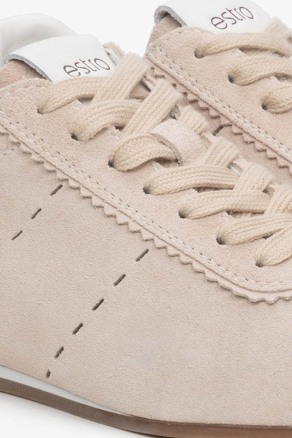 Light and soft beige women's sneakers by Estro made of natural velour – close-up of the details.