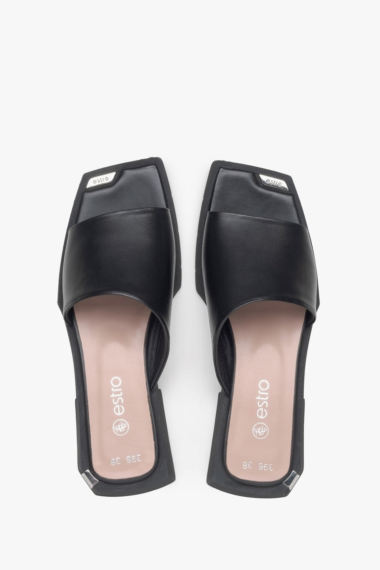 Women's leather mules for summer in black - model presentation from above.