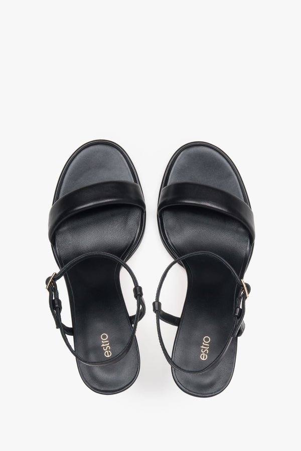 Comfortable black women's sandals by Estro made of natural leather – top view presentation.