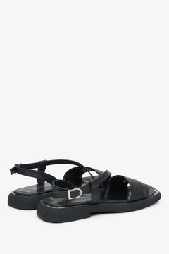 Black women's sandals by Estro, made of natural leather and set on a comfortable, stable sole.