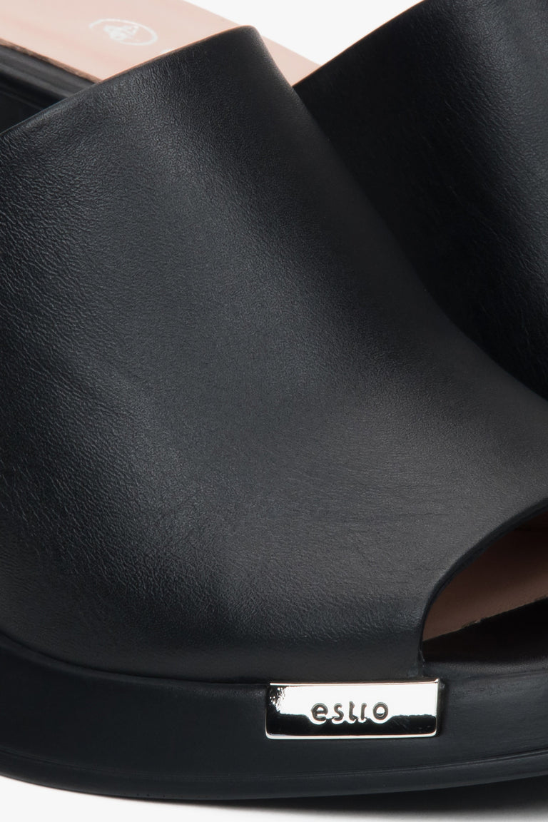 Elegant and comfortable black women's sandals by Estro - details.