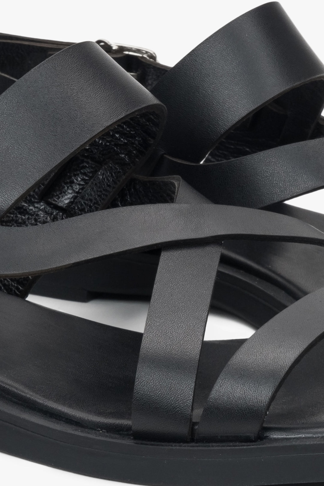 Black leather women's sandals by Estro – a combination of natural leather and a subtle thin-strap design – details.