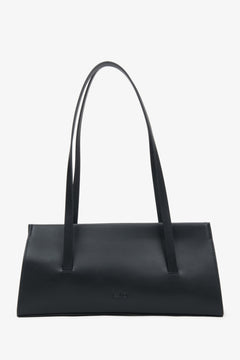 Elegant black women's handbag by Estro, made of natural leather.