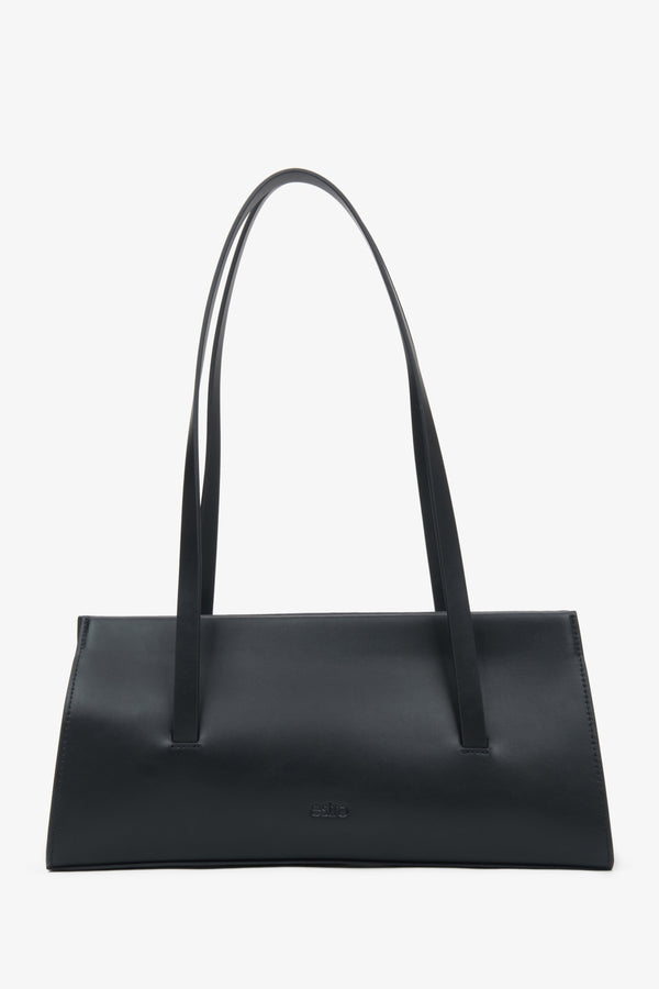 Elegant black women's handbag by Estro, made of natural leather.