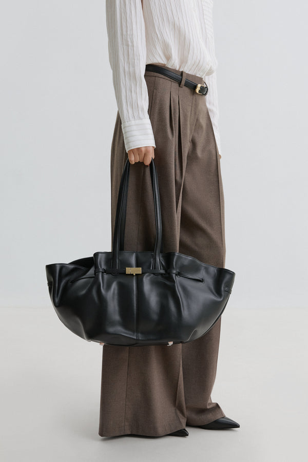 Women's Black Leather Shoulder Bag with Long Handles Estro.