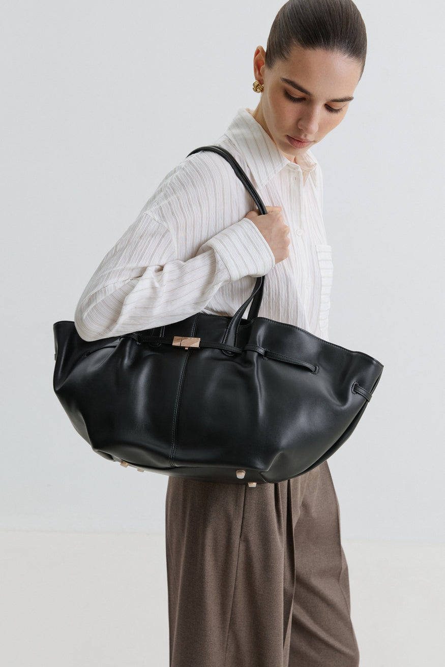Women's Black Leather Shoulder Bag with Long Handles Estro ER00116612.
