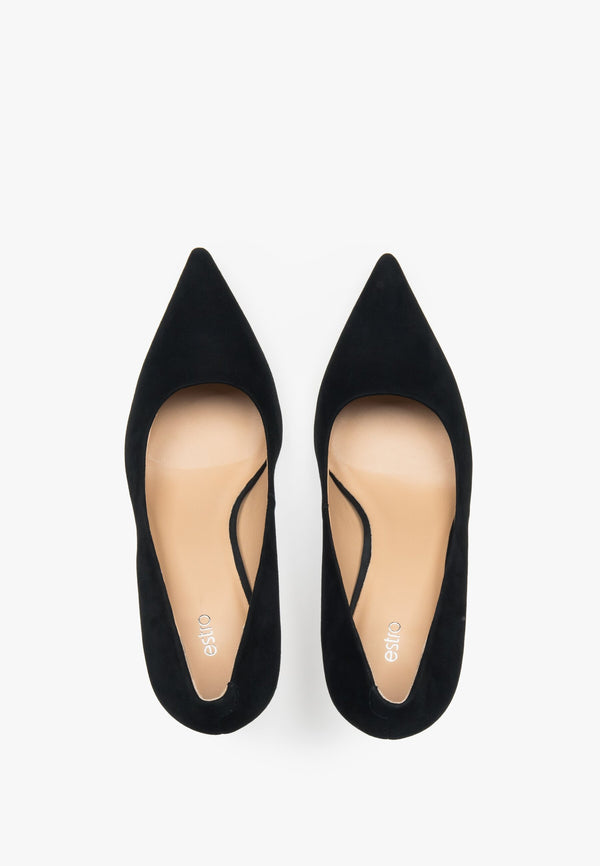 Women's low-heel pumps by Estro made of natural velour.