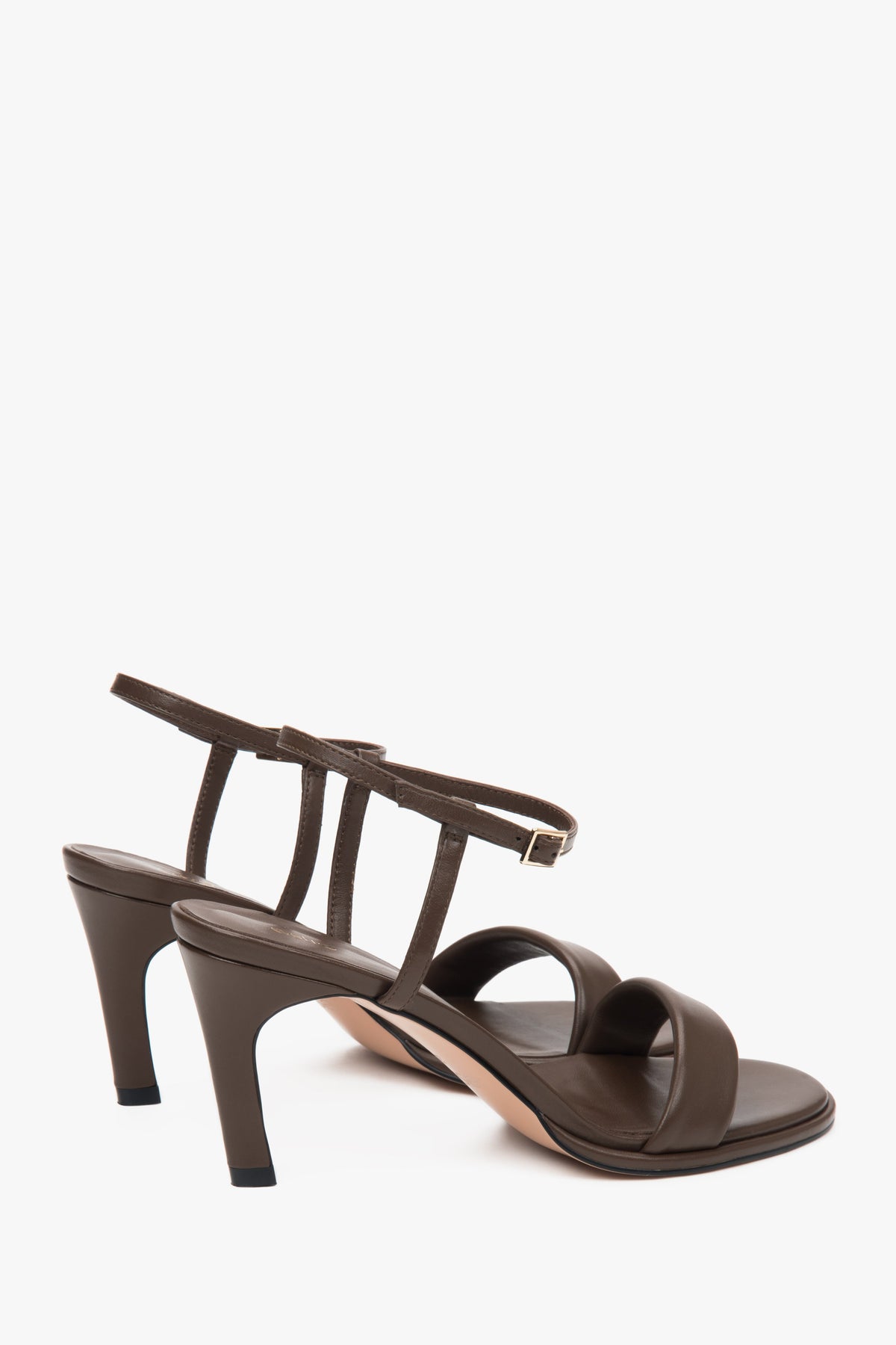 Delicate dark brown women's sandals by Estro made of natural leather.