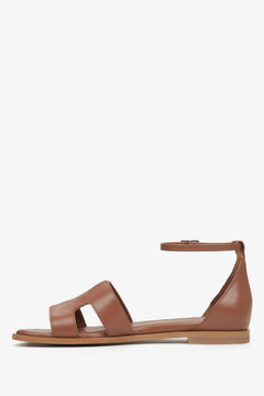 Brown women's leather sandals by Estro - side profile.