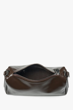 Dark brown leather crossbody bag by Estro, made of natural leather – interior view of the model.
