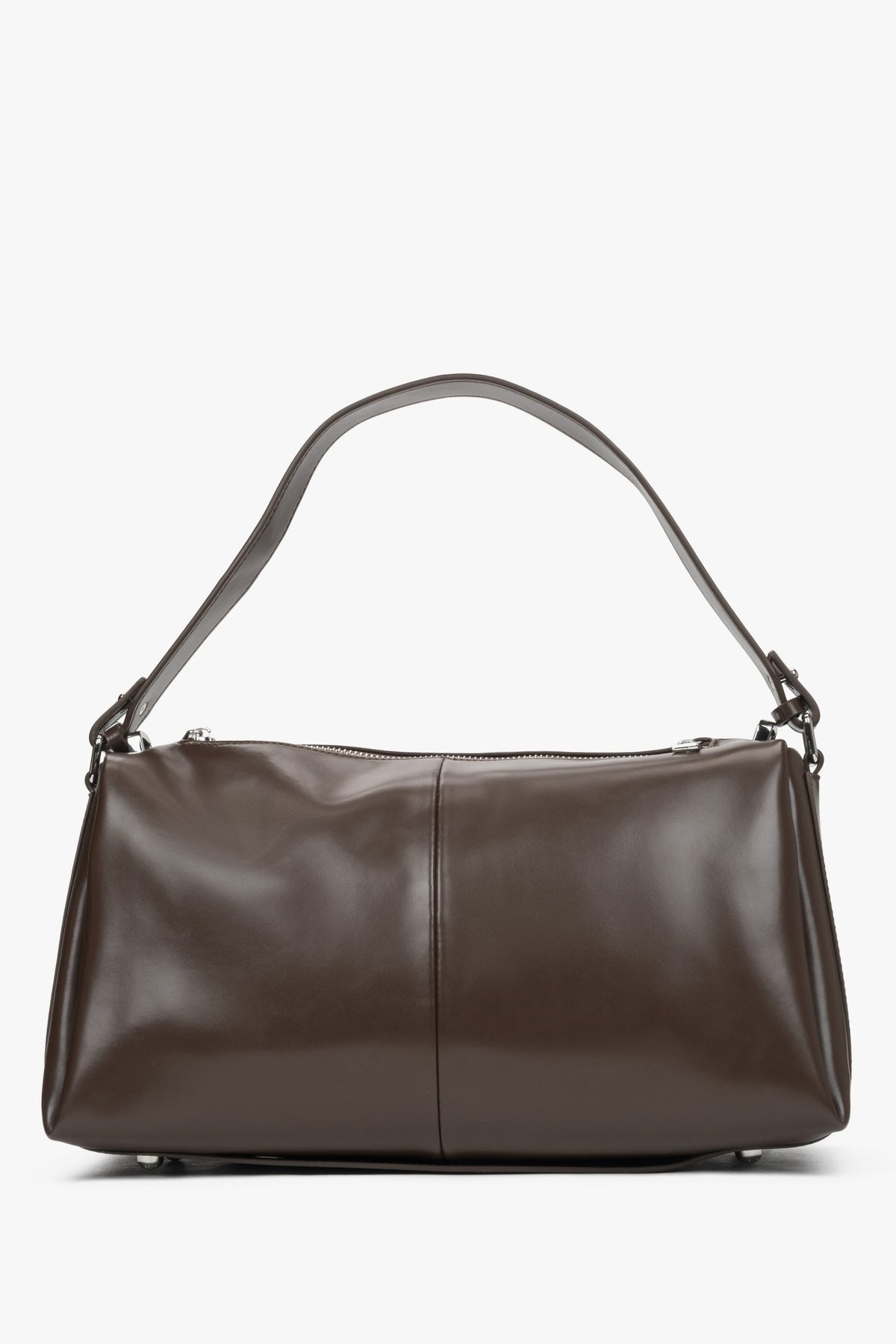 Classic dark brown women's crossbody bag by Estro, made of durable natural leather.