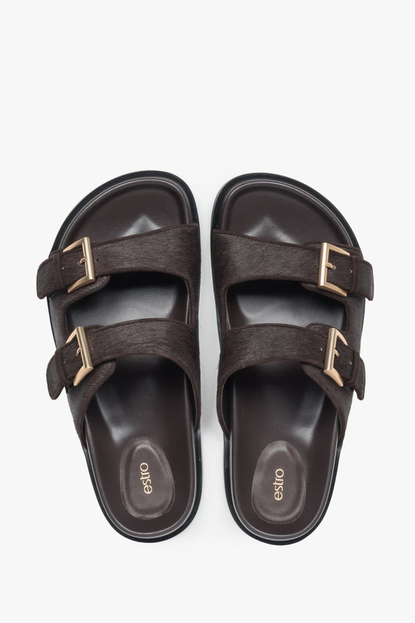 Practical dark brown women's slides by Estro made of natural leather.
