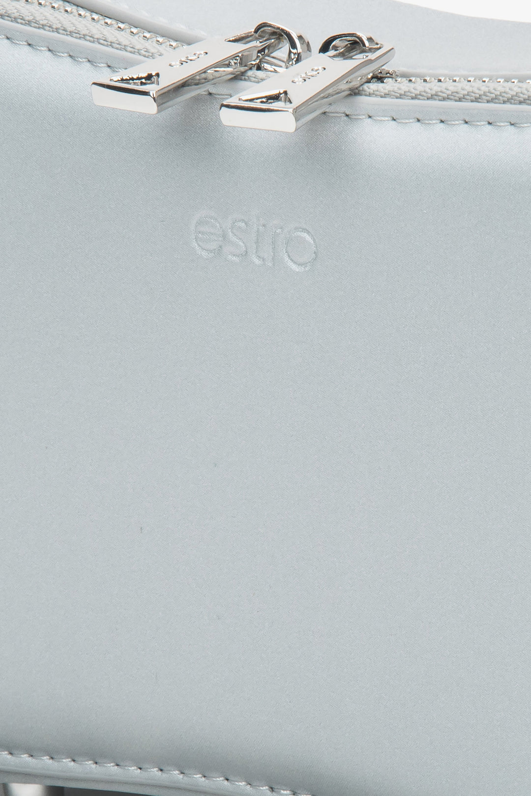 Delicate gray women's handbag on a chain by Estro, adding elegance to any outfit – details.