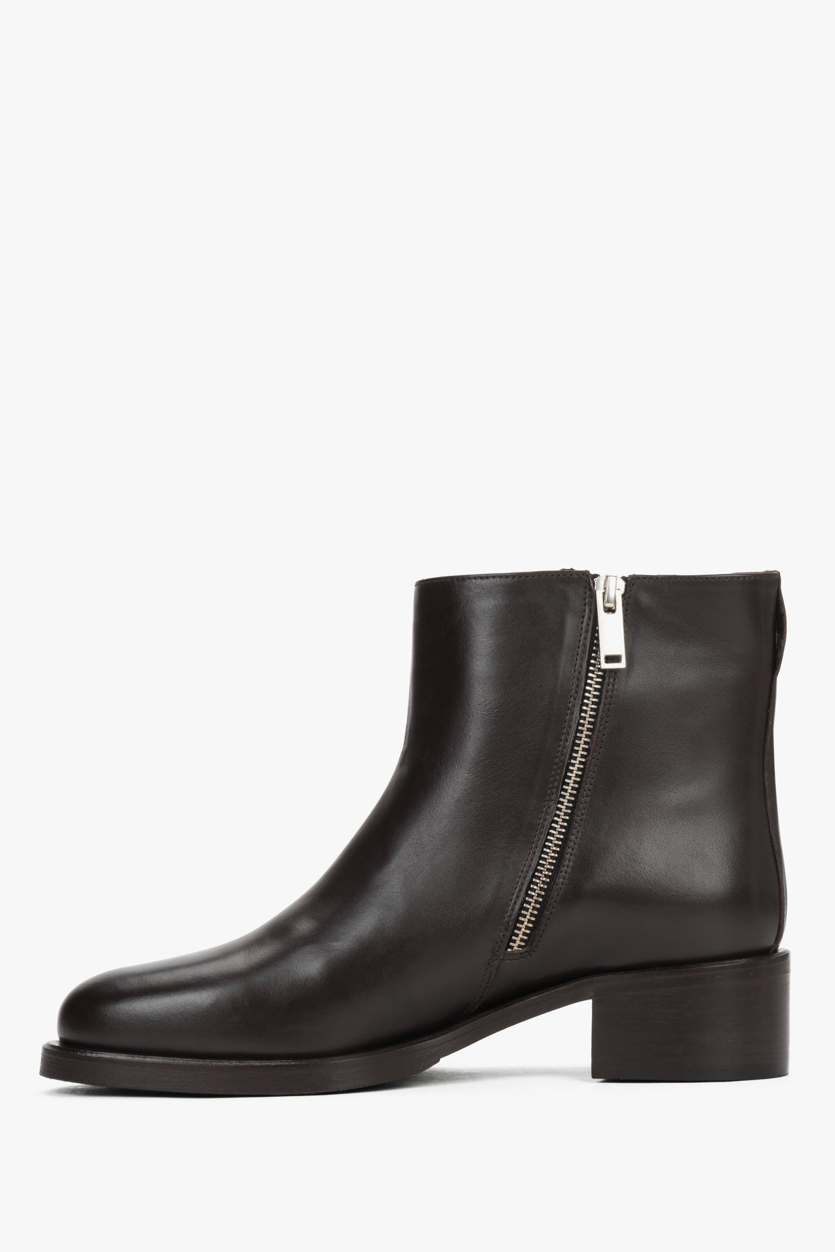 2-in-1 ankle and knee-high boots in genuine leather, dark brown, with decorative buckle, Estro.
