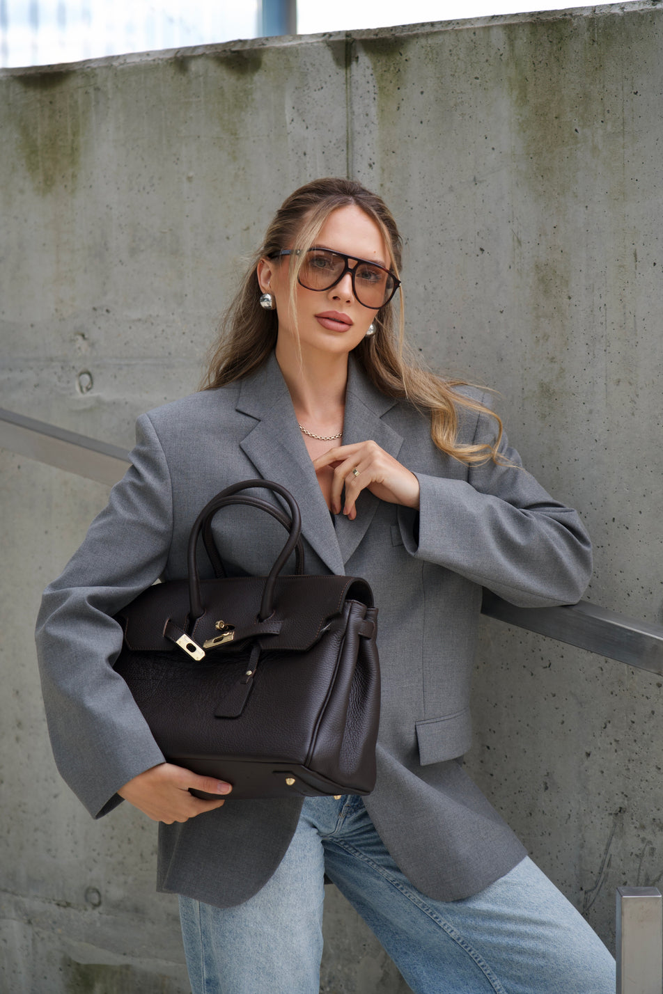 Women's Dark Brown Satchel Handbag made of Premium Italian Genuine Leather Estro ER00116362