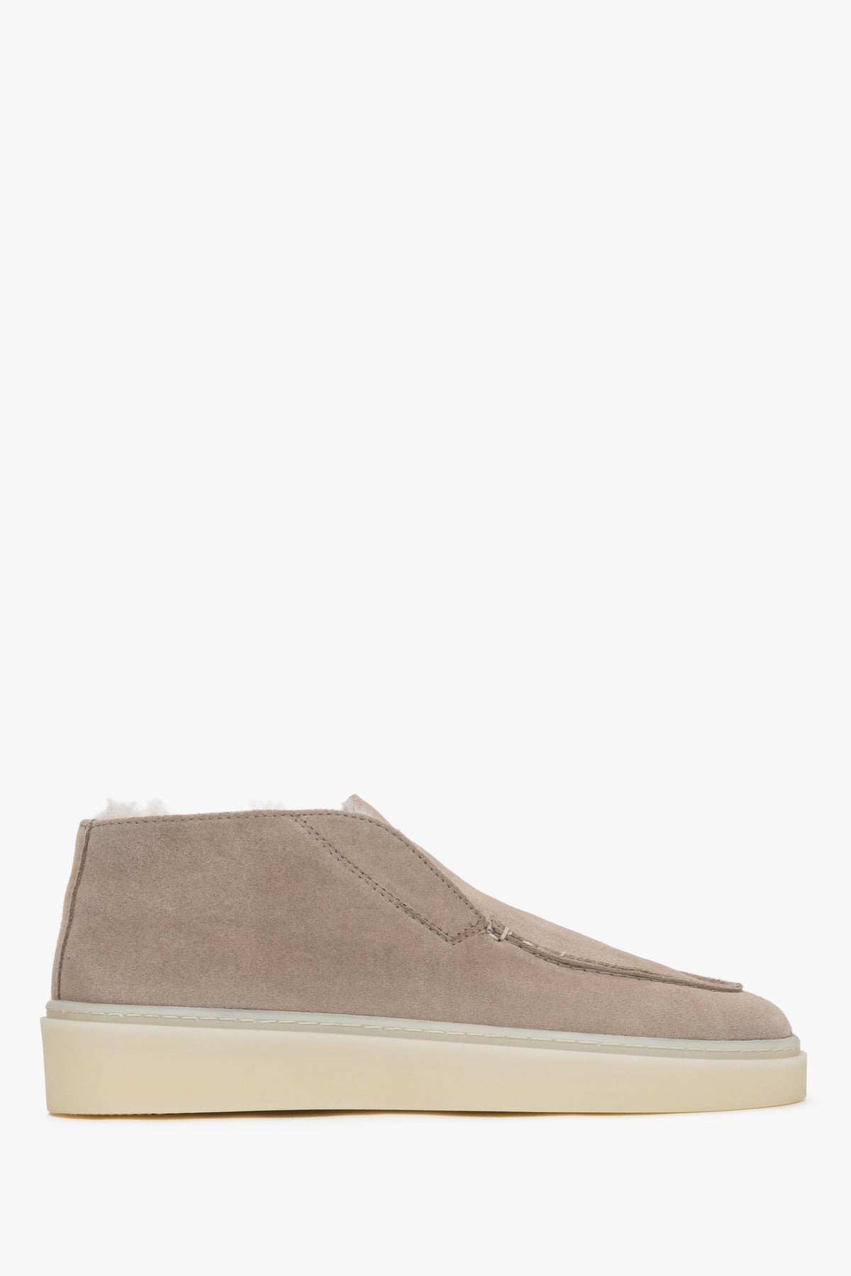 Women’s beige winter loafers made of Italian natural velour with fur Estro ER00118209.