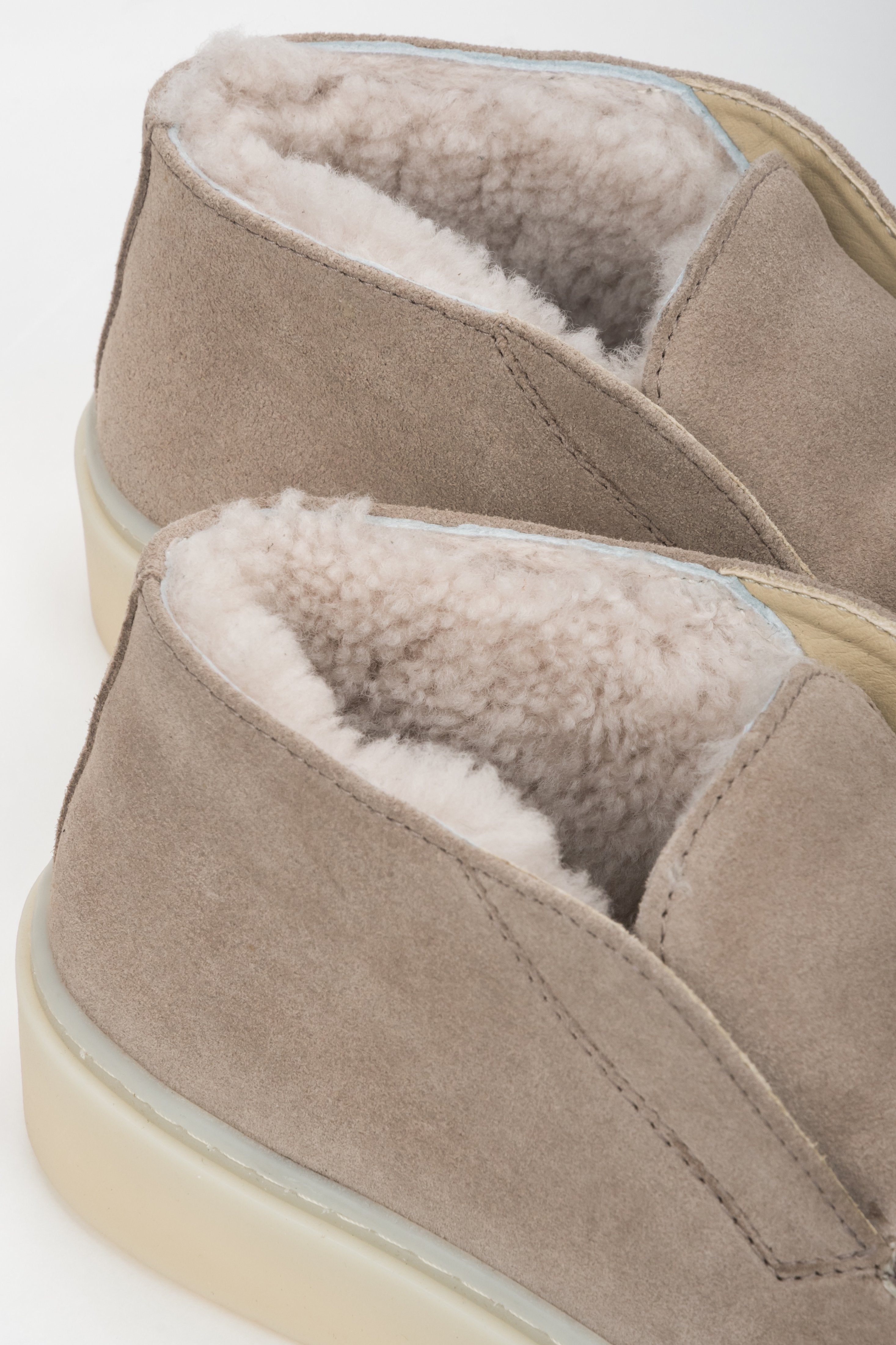 Women’s beige winter loafers made of Italian natural velour with fur Estro ER00118209.