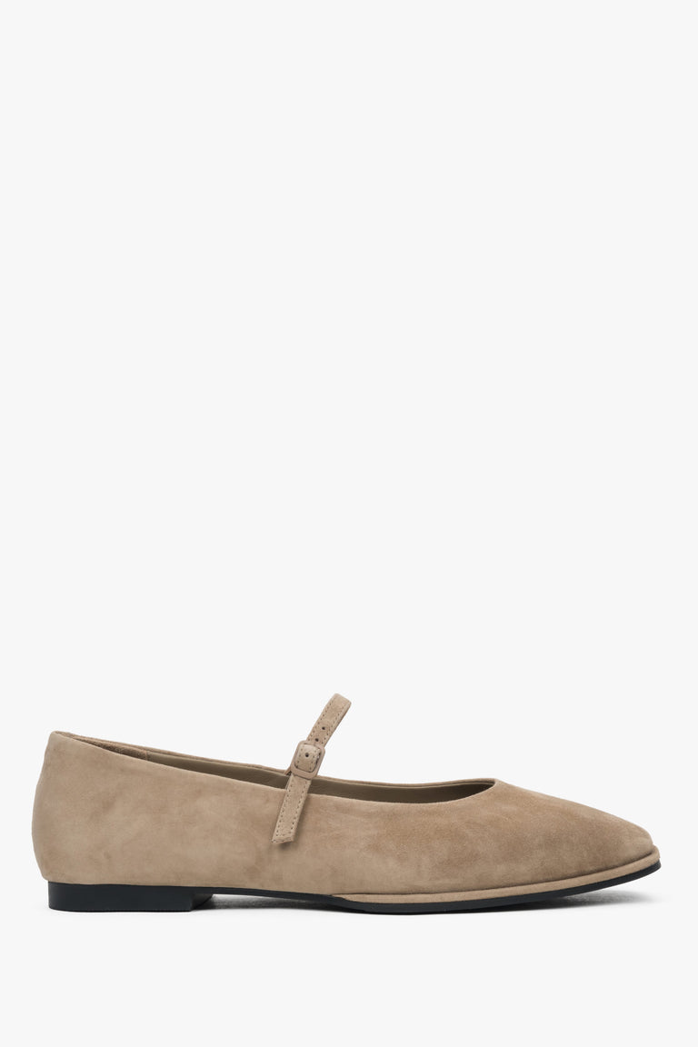 Women's Beige Ballet Flats with Buckle made of Soft Velour Estro ER00117263.