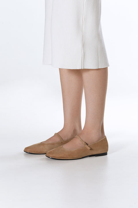 Beige women's ballet flats made of soft-to-the-touch natural velour.