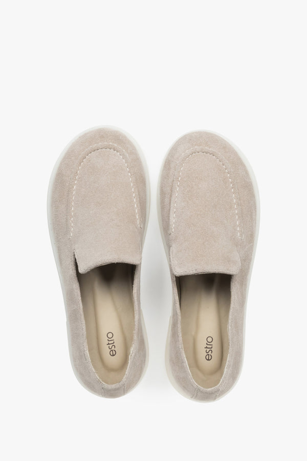 Elegant beige loafers in premium Italian velour designed for all-day comfort.