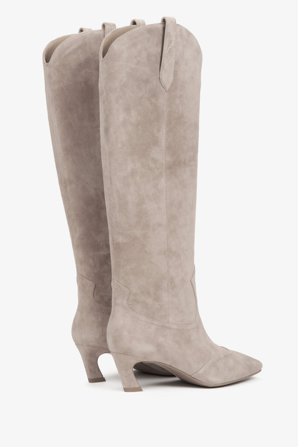 Women's Stylish beige cowboy boots for women from Estro, made of natural suede with a high shaft.