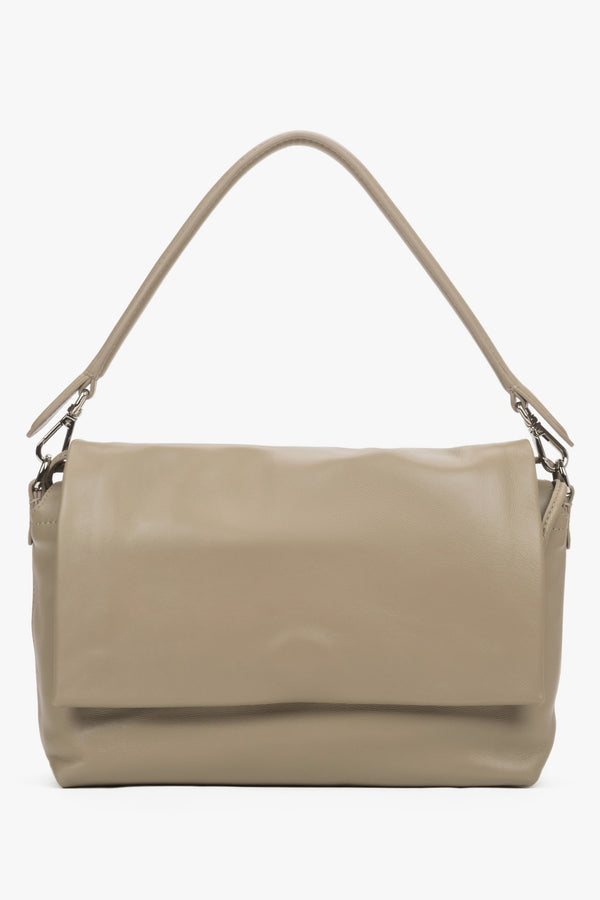 Women's beige genuine leather crossbody bag with magnetic closure Estro.
