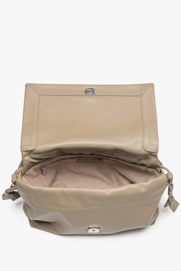 Women's crossbody bag, beige, genuine leather, magnetic closure, Estro.