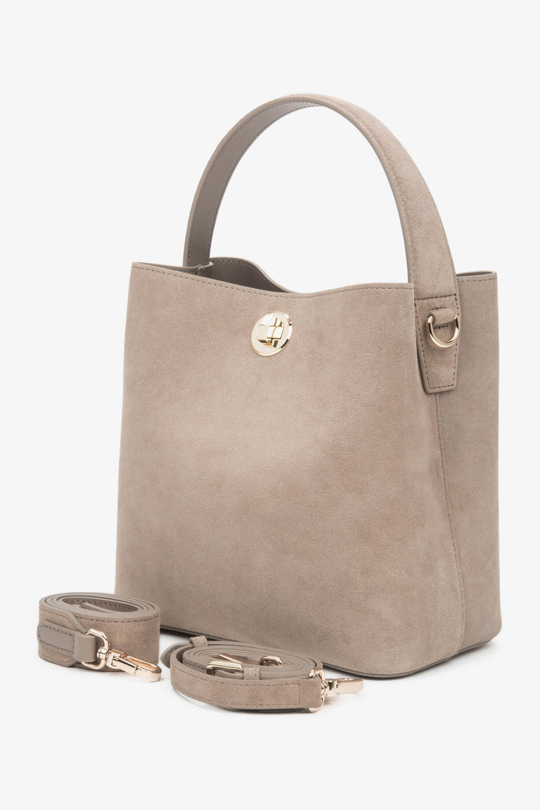 Women’s handheld bag, beige, made of natural velour, Estro.