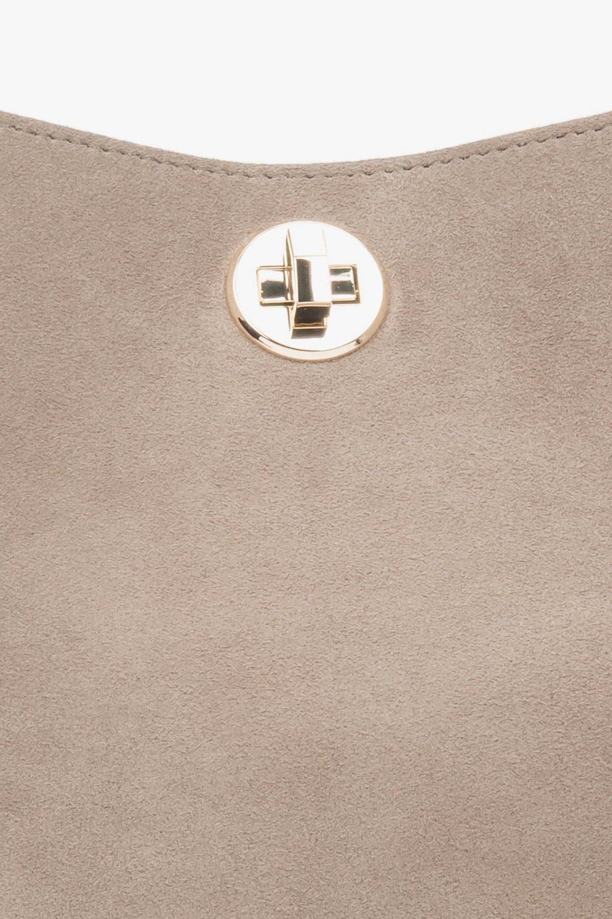 Beige women’s Estro handheld bag made of natural velour.