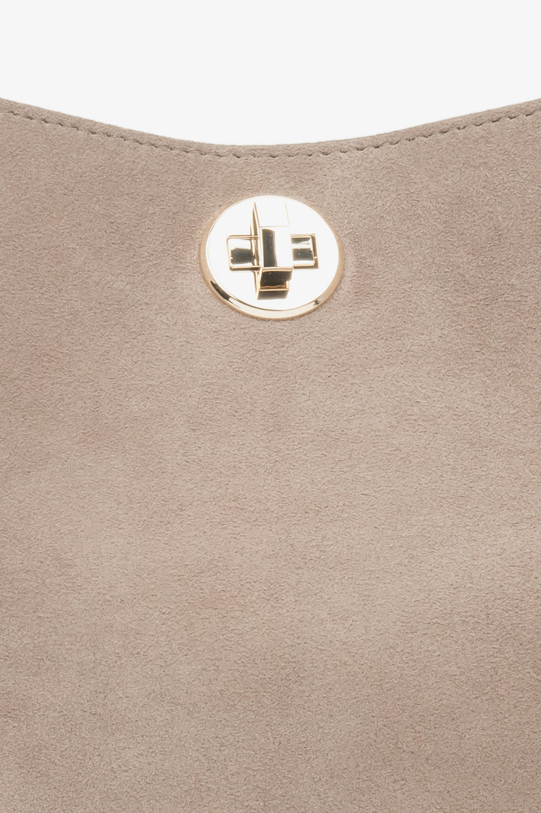 Beige women’s Estro handheld bag made of natural velour.