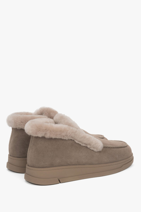 Beige winter loafers with a soft heel counter and durable rubber sole.