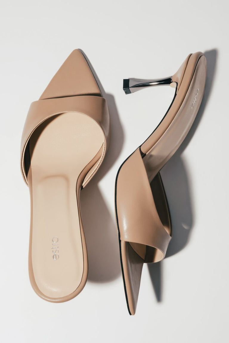 Women's beige leather heeled mules with pointed open toe by Estro