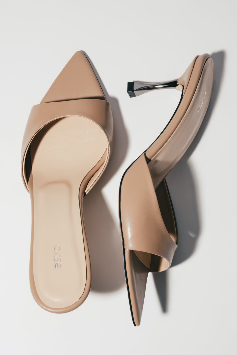 Women's beige leather heeled mules with pointed open toe by Estro