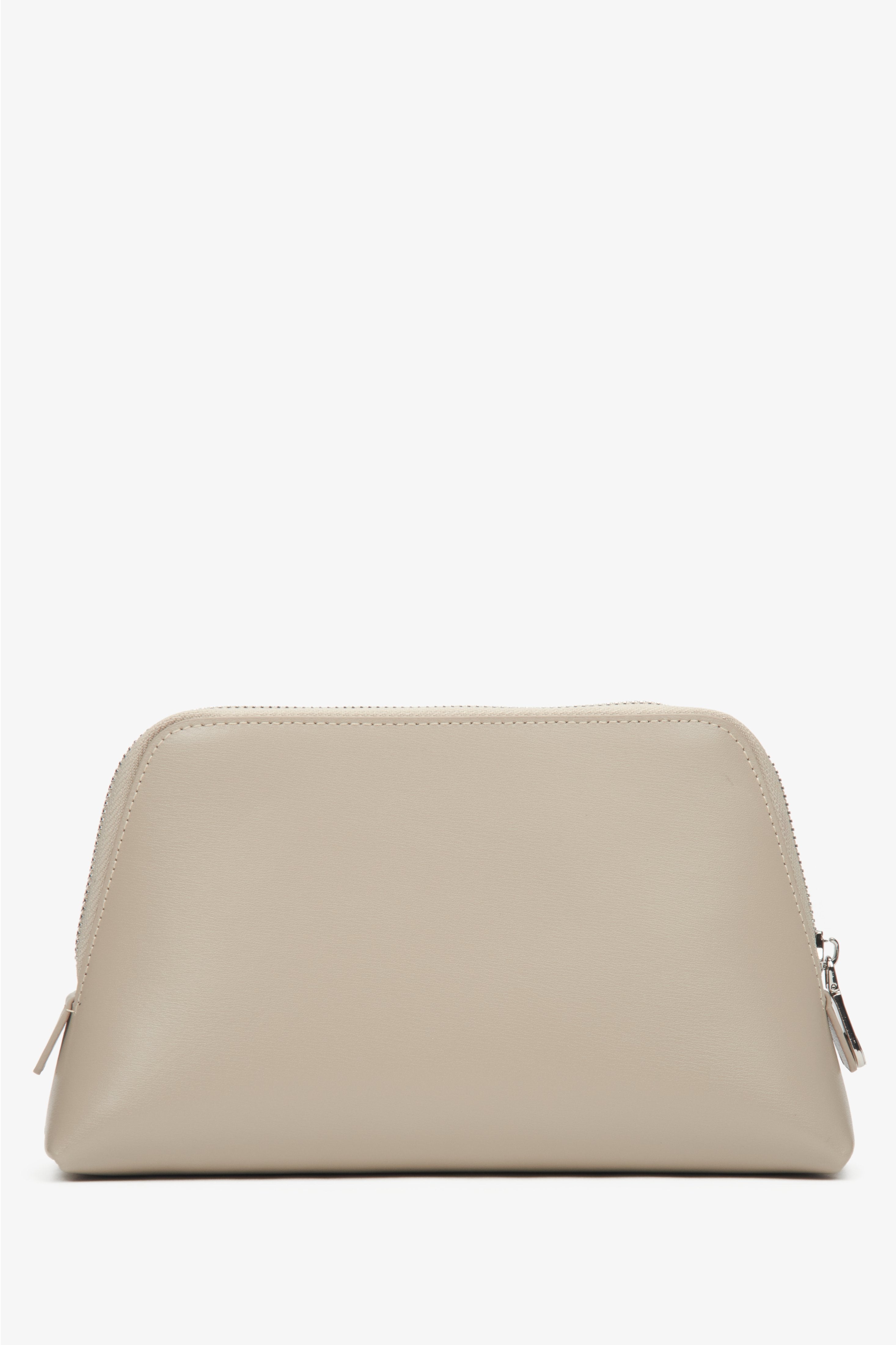 A stylish women's makeup bag made of beige leather, by Estro - reverse.