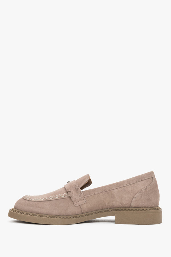 Elegant women’s loafers in beige, made of high-quality natural Italian velour.