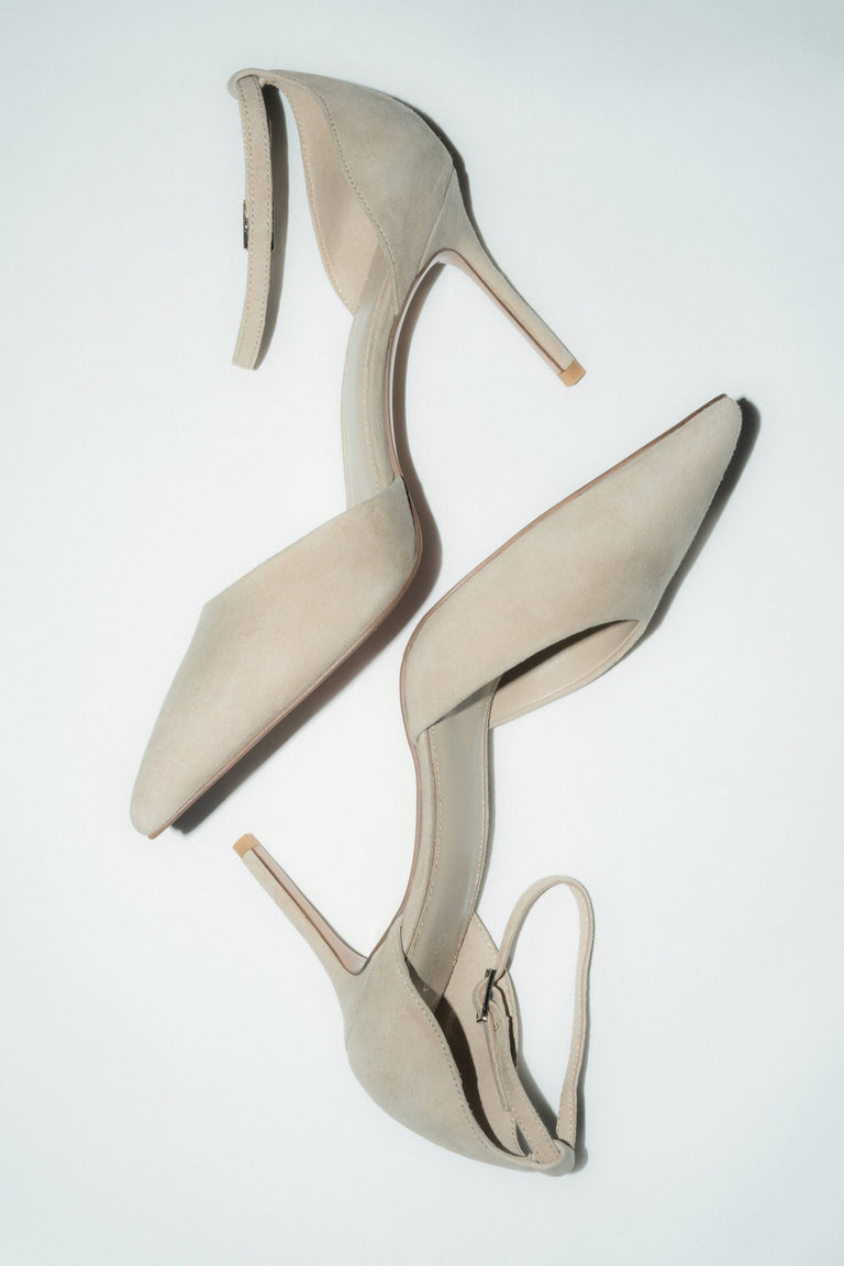 Beige high-heeled shoes in natural velour by Estro.