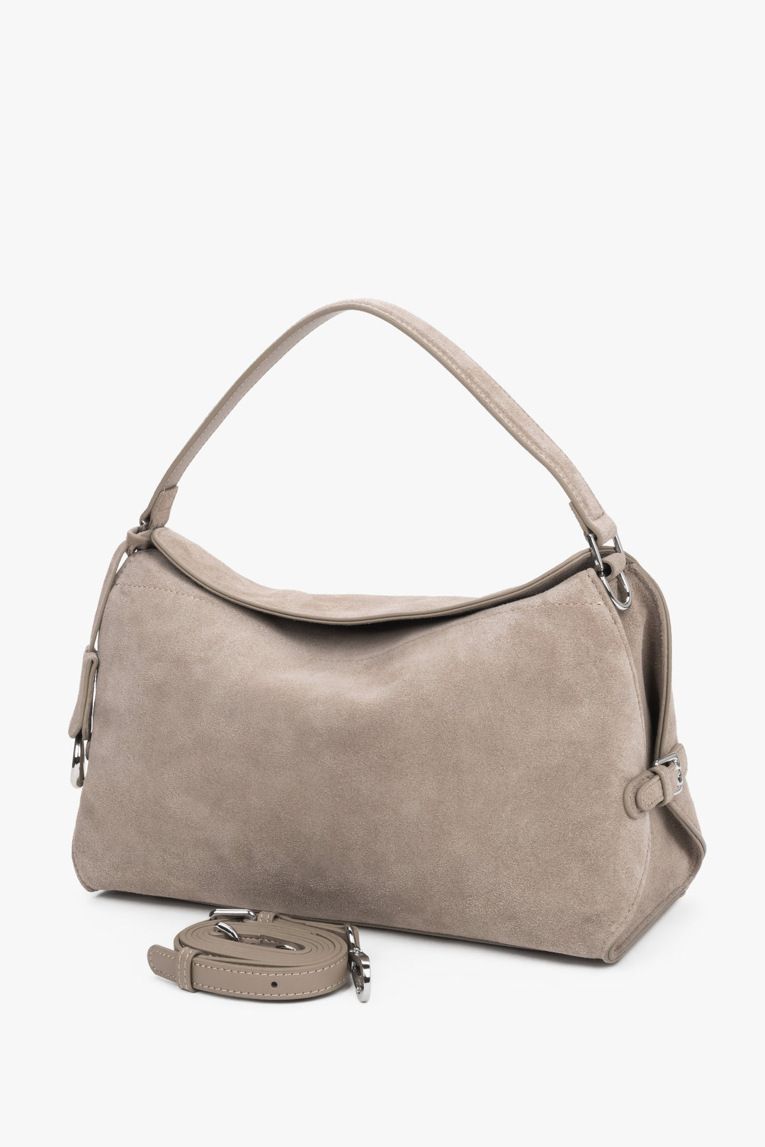 Women’s beige shoulder bag made of genuine velour by Estro.