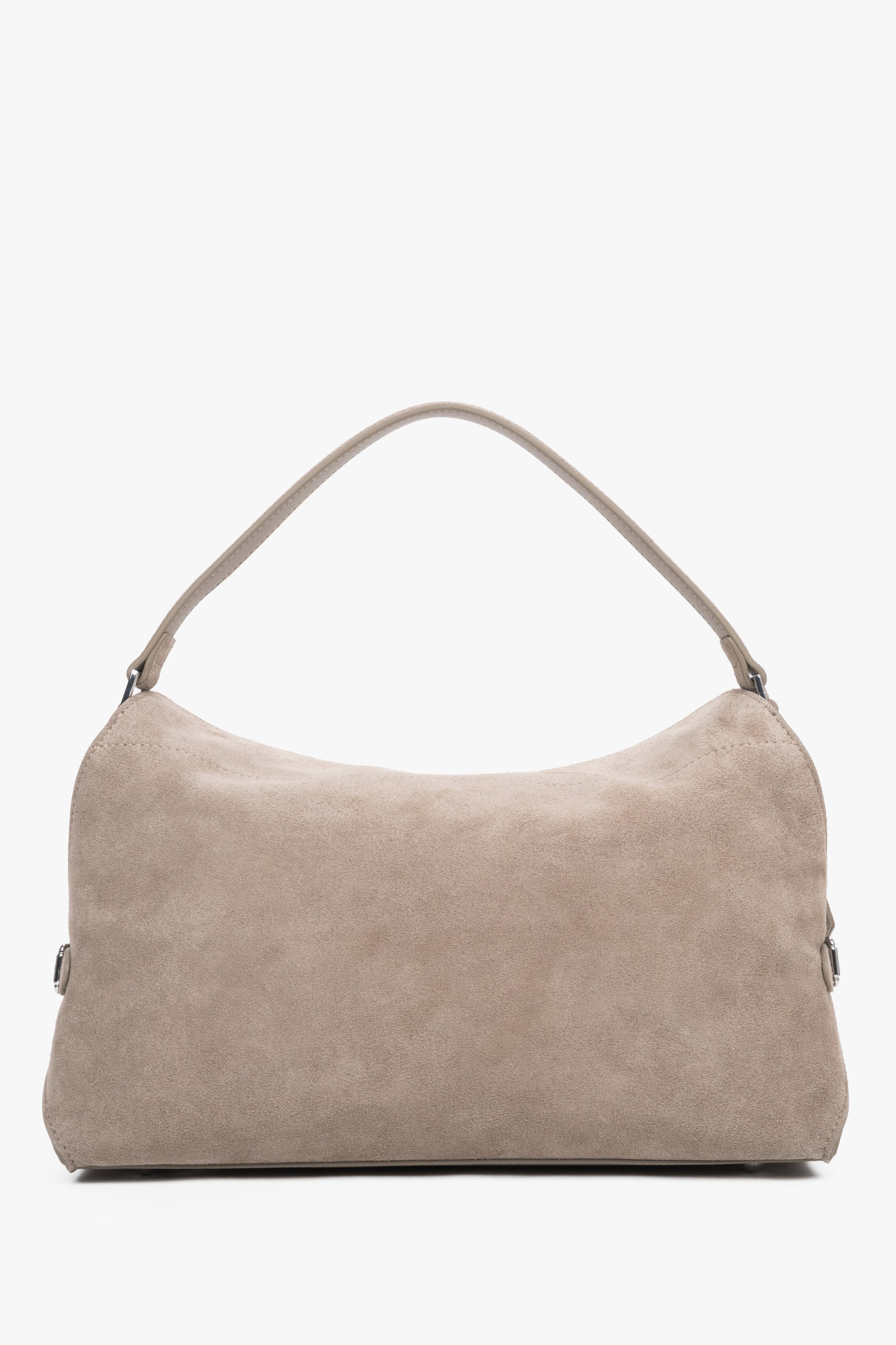 Women’s beige shoulder bag made of genuine velour by Estro.