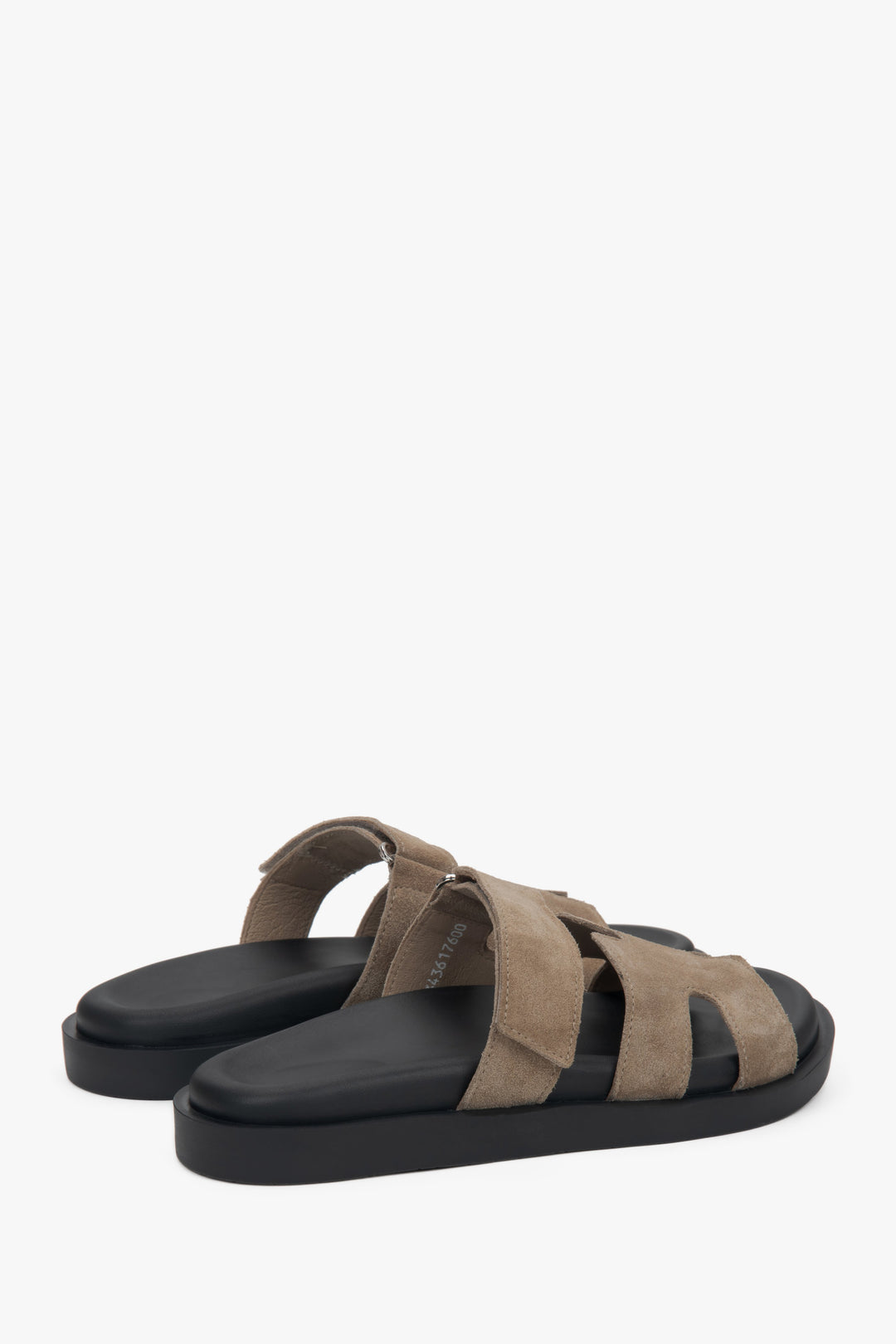 Women’s summer sandals in premium Italian velour with a secure adjustable strap.