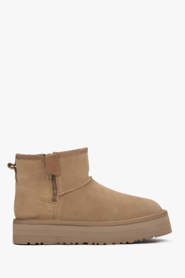 Women's Beige Snow Boots made of Genuine Velour with a Fur Lining Estro ER00117593.