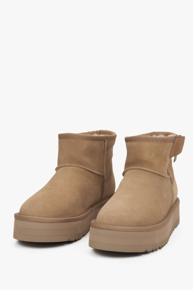 Beige women's snow boots – genuine velour and warm fur.