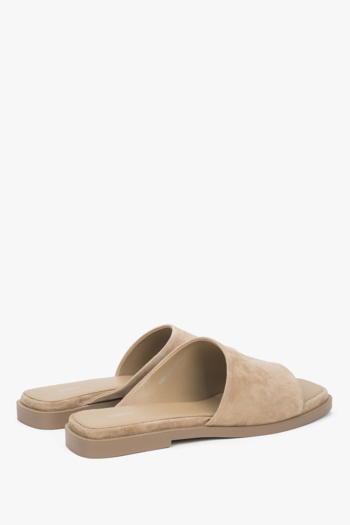 Comfortable summer slide sandals with a raised side upper detail for enhanced support, Estro.