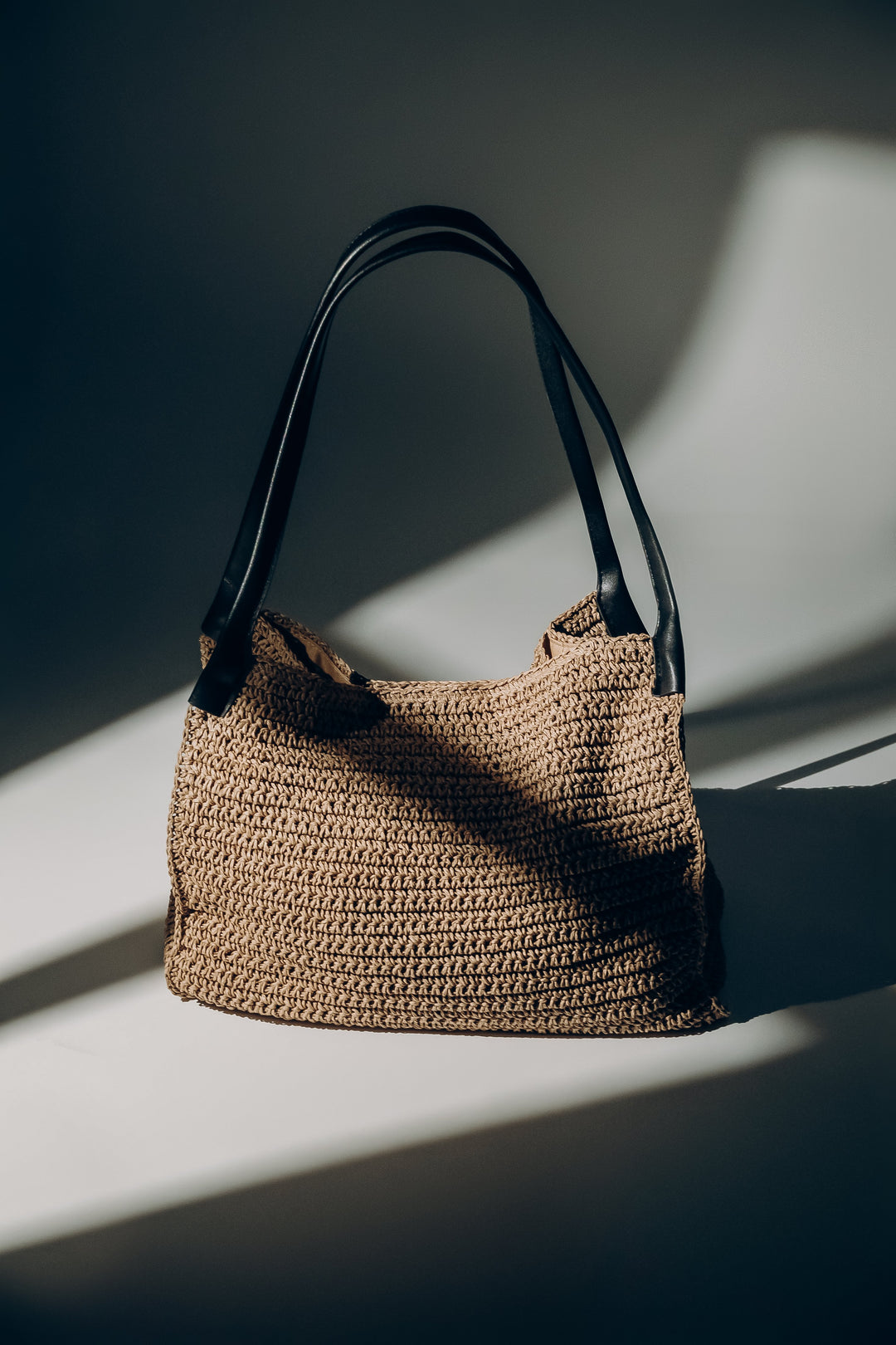 Women's beige straw shopper bag with reinforced handles by Estro