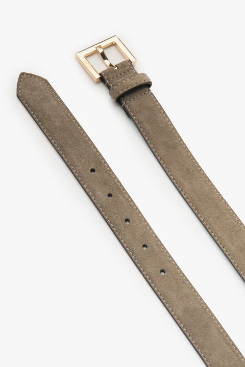 Thin women's beige belt made of genuine velour with a gold buckle, Estro ER00118273.