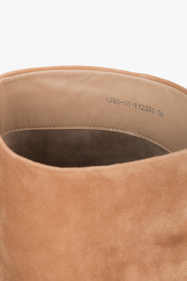 In natural velour, beige women’s knee-high boots with a stable funnel heel Estro.