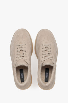 Warm beige women's velour sneakers with a faux fur lining by Estro.